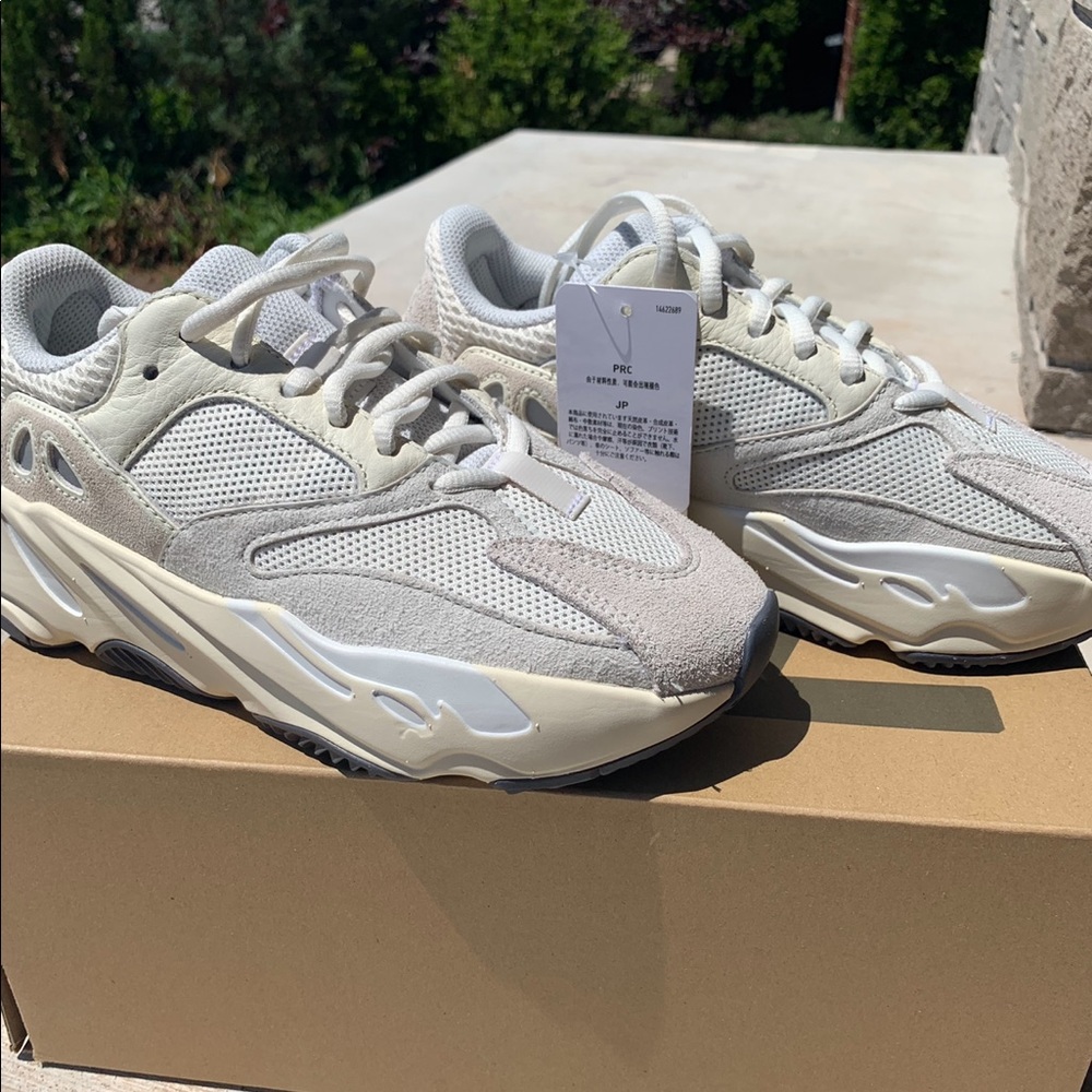 YEEZY ANALOG